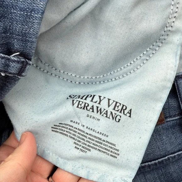 Simply Vera Vera Wang Dark Wash Cropped Jeans - Picture 3 of 9
